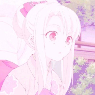 2岁幼童被困车内头发湿透